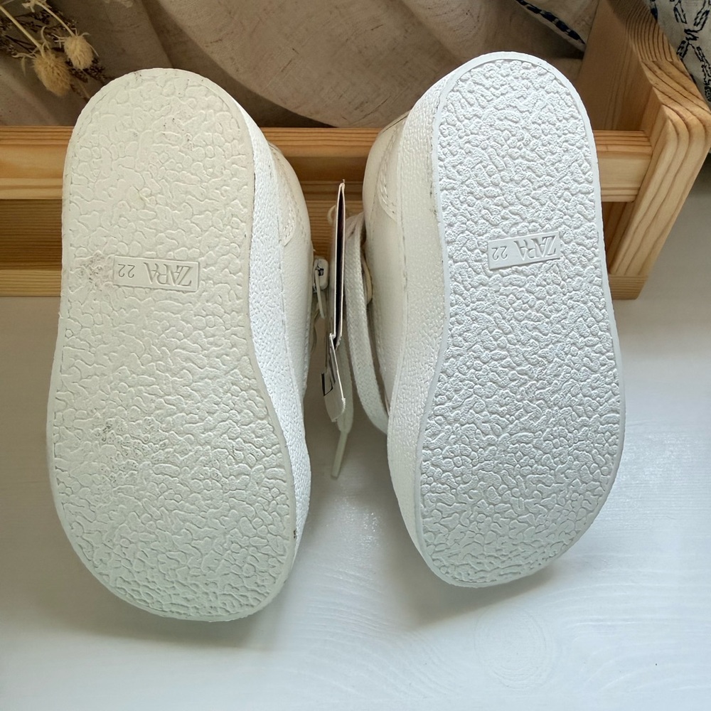 Zara White Kids Sneakers with Lace-Up Design - Picture 4 of 7